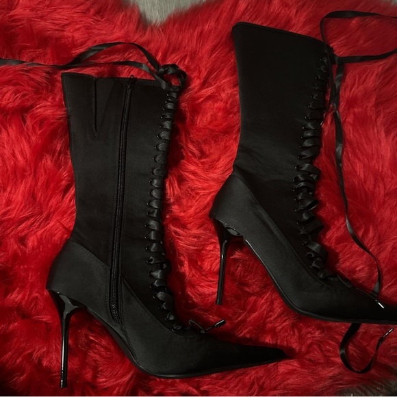 Elegant Black Lace-Up Women's Boots - Picture 1 of 3